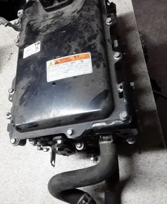 Voltage converter inverter