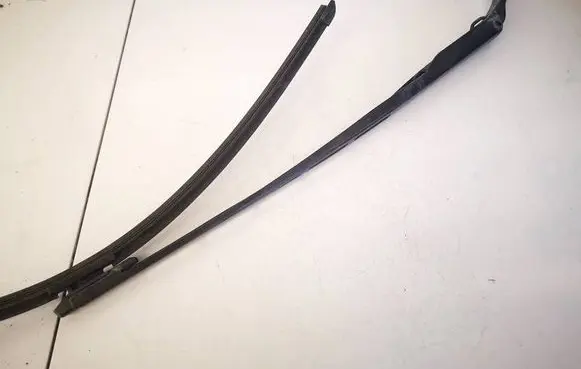 Peugeot 307 Front wiper blade arm 9650104080