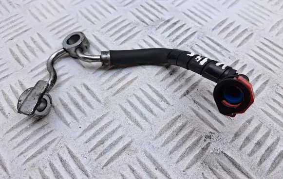Toyota Verso Fuel injector supply line/pipe 2390126040