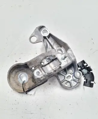 Audi A4 S4 B7 8E 8H Engine mounting bracket 8E0199352F