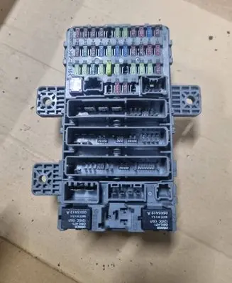 Honda Civic Fuse module 2LN02FFD 37832LN 050817