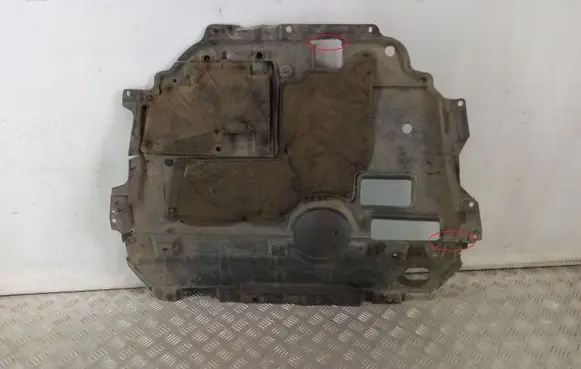 Toyota Avensis T270 Engine splash shield/under tray 5144102320