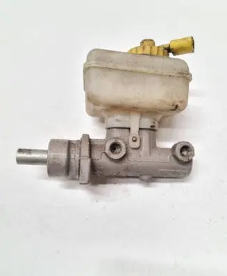 Master brake cylinder