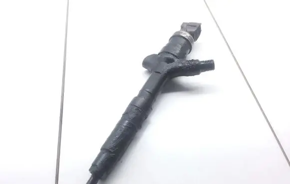 Toyota Corolla Verso E121 Fuel injector 2367027020