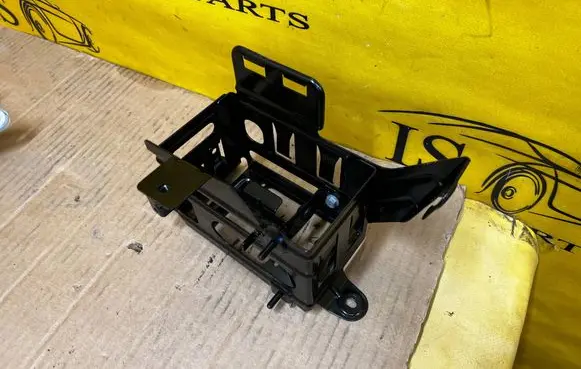 Battery bracket