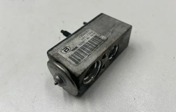 Peugeot 3008 I Air conditioning (A/C) expansion valve 52387190 Y2844001 HFC134A
