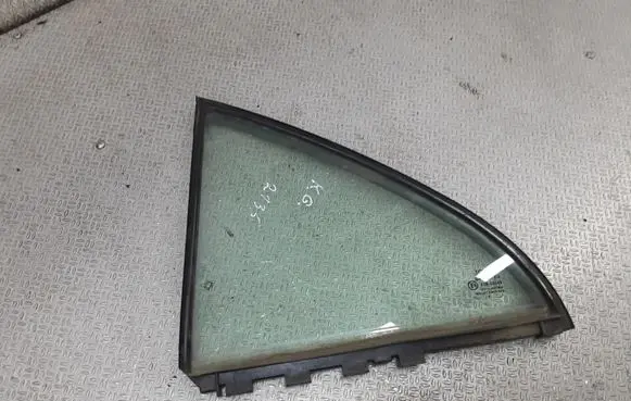Toyota Avensis T250 Rear vent window glass 