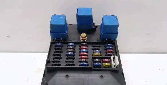 Nissan Primera Fuse box set 3J30804983 3J3