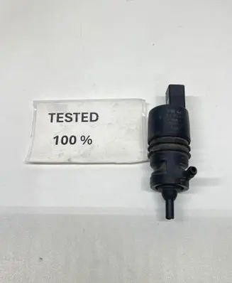 Volkswagen Jetta V Windscreen/windshield washer pump 1K5955651 3122785