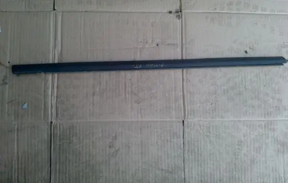 Ford Focus C-MAX Rear door windshield rail 