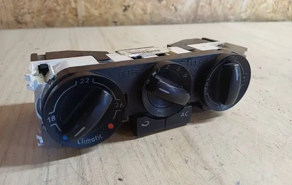 Volkswagen Polo Climate control unit 901511880003 6Q0820045E