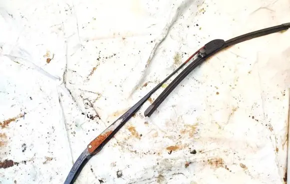 Chevrolet Epica Front wiper blade arm