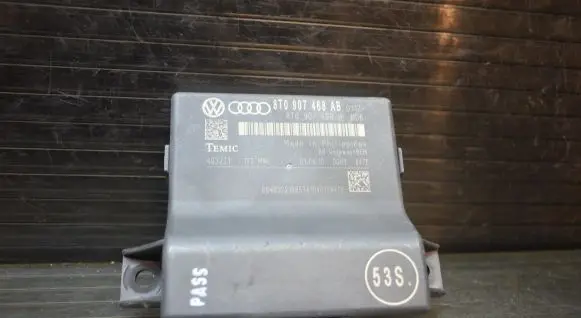 Audi A4 S4 B8 8K Gateway control module 8T0907468