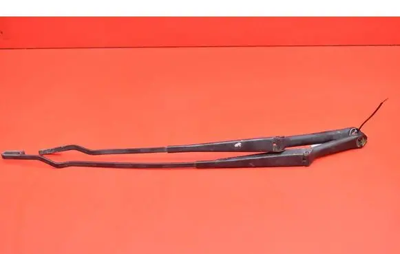 Front wiper blade arm