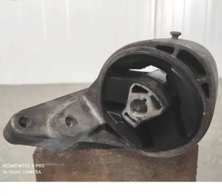 Opel Insignia A Gearbox mounting bracket 13228307 OPELINSIGNIAA TWOJEAUTOWYSZKOW