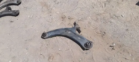 Nissan Qashqai Front lower control arm/wishbone