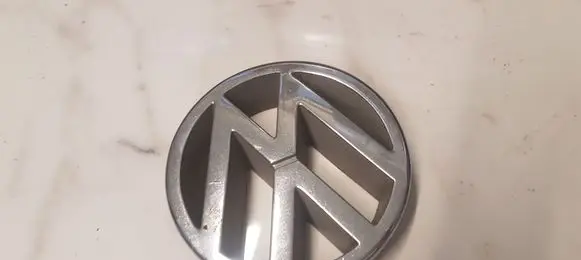 Volkswagen Golf III Manufacturer badge logo/emblem 3A0853601