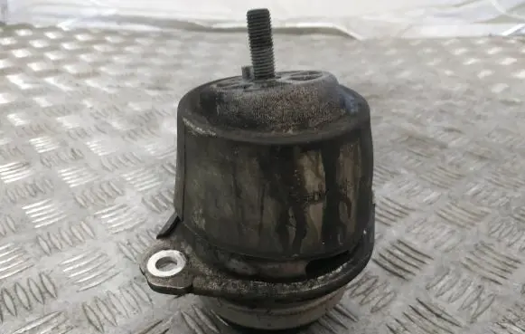 Porsche Cayenne (92A) Engine mount bracket 7P6199131D