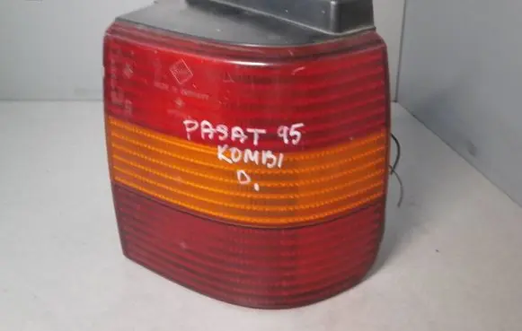 Volkswagen PASSAT B4 Rear/tail lights 3A9945112