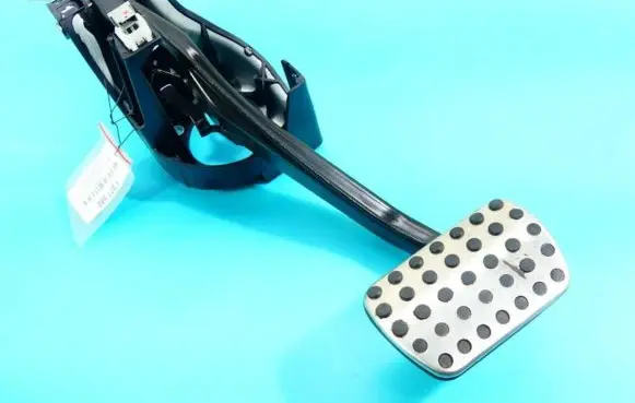 Mercedes-Benz CLS C218 X218 Pedal assembly A2042902101 IMPRK1077580