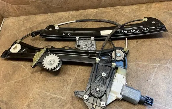 BMW 4 F36 Gran coupe Front door window regulator with motor 7326328