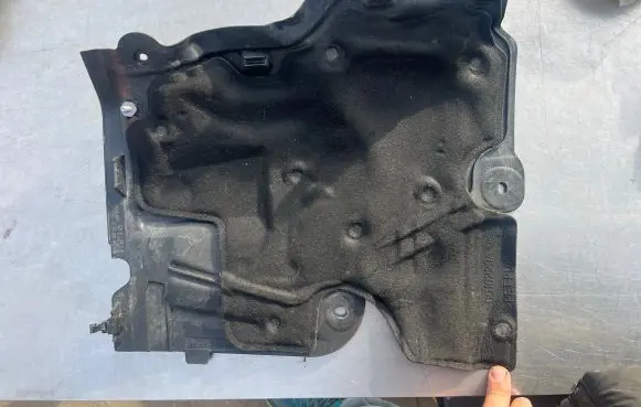 Mercedes-Benz C W206 Other engine bay part A2066202902 15176A