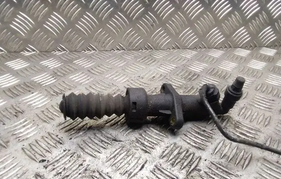 Peugeot 407 Clutch slave cylinder 