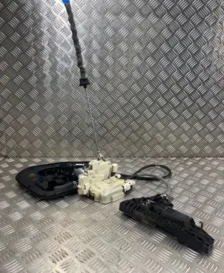 Audi Q7 4M Rear door lock 4M0839016J