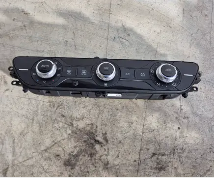 Audi A5 Sportback 8TA Climate control unit 8W0820043P 05032018 00012572