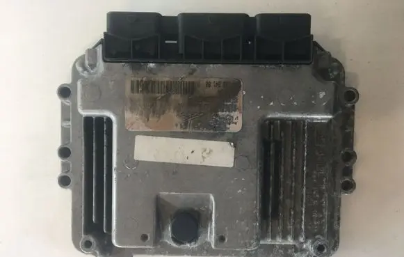 Citroen C4 I Engine control unit/module 9660324180