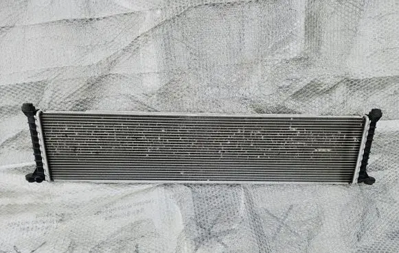 Tesla Model S Coolant radiator 600737200A