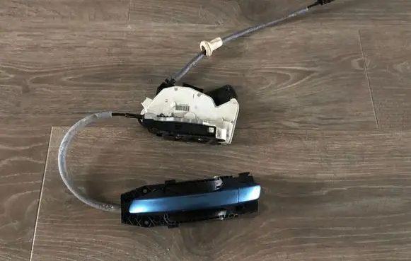 Volkswagen Golf VII Coupe door lock (next to the handle) 5K2837015D 5N0837017E