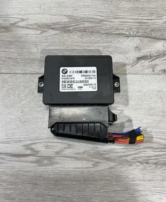 BMW X4 F26 Hand brake control module 6863277 23122010 32620301D