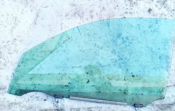 Toyota RAV 4 (XA30) Front door window glass four-door AS2
