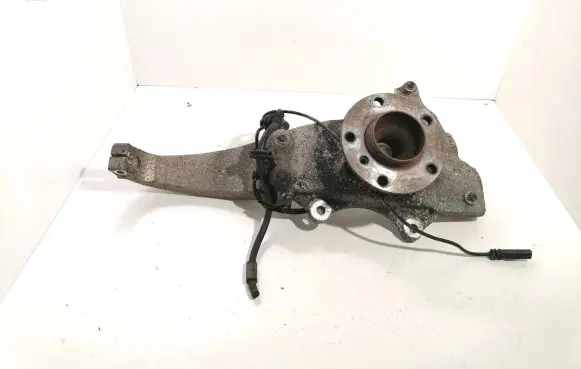 BMW 5 GT F07 Front wheel hub spindle knuckle