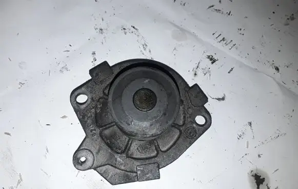 Opel Zafira B Water pump 301729