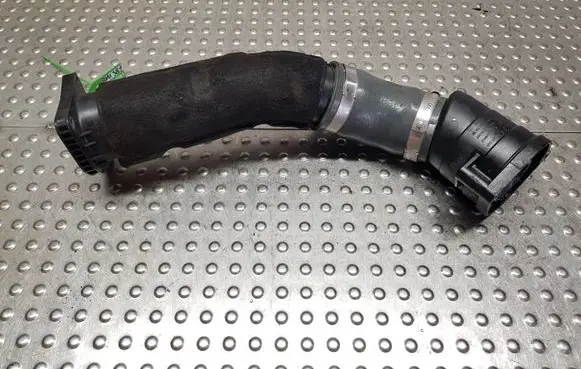 Skoda Karoq Turbo air intake inlet pipe/hose S27708381 05L145762D 05L145828D