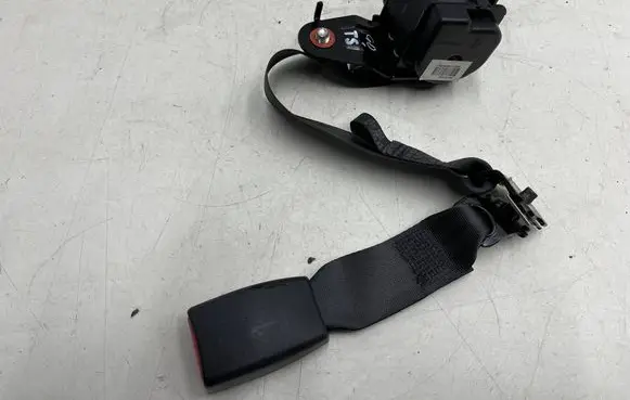 Hyundai Grandeur Middle seatbelt (rear) 