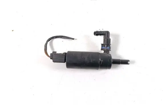 BMW X6 E71 Headlight washer pump 8377430
