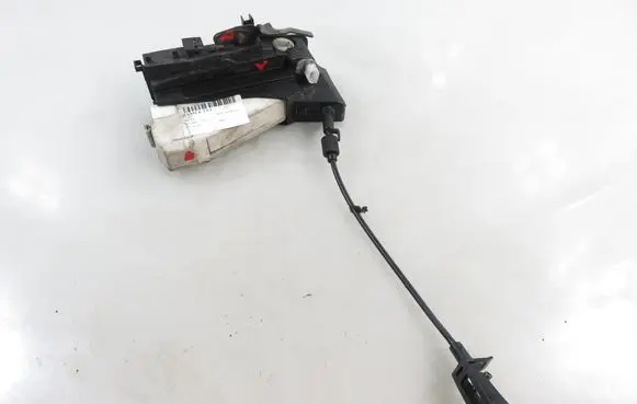 Seat Alhambra (Mk1) Front door lock 