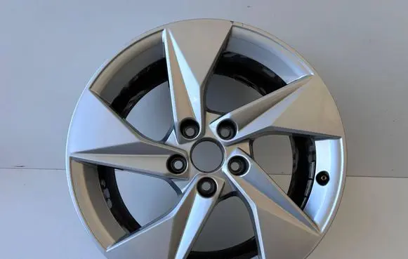 Audi A3 8Y R17 alloy rim 8Y0601025A