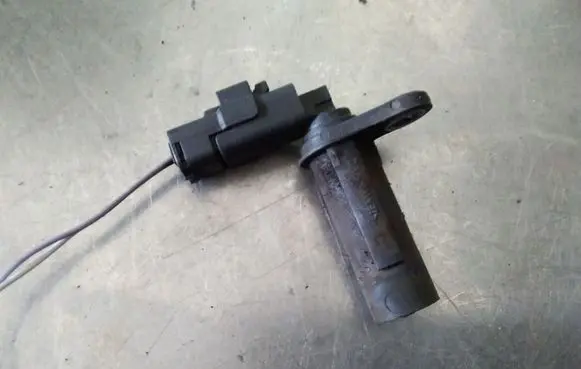 Renault Clio III Crankshaft position sensor 8200434068 S119455001