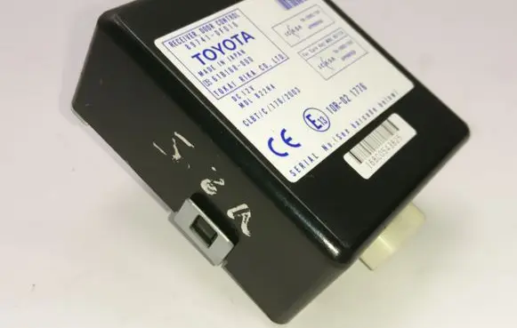 Toyota Corolla Verso AR10 Door control unit/module 897410F010