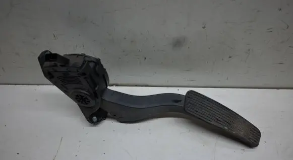 Chrysler Town & Country V Accelerator throttle pedal 05281418AC 6PV93396637 6PV933966