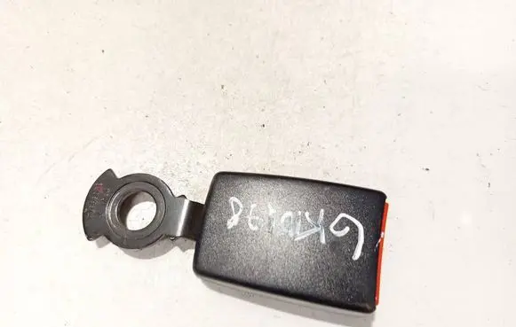 Rear seatbelt buckle