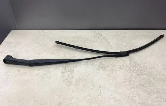 Citroen C4 Grand Picasso Front wiper blade arm 9686640480