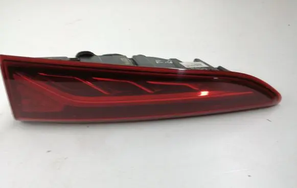 Hyundai Kona I Tailgate rear/tail lights 92404J91