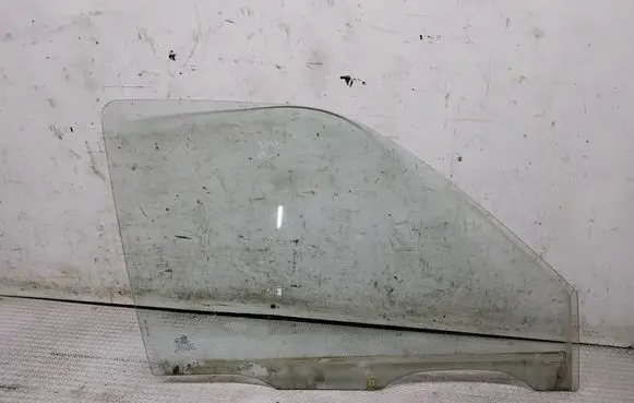 KIA Sportage Front door window glass four-door