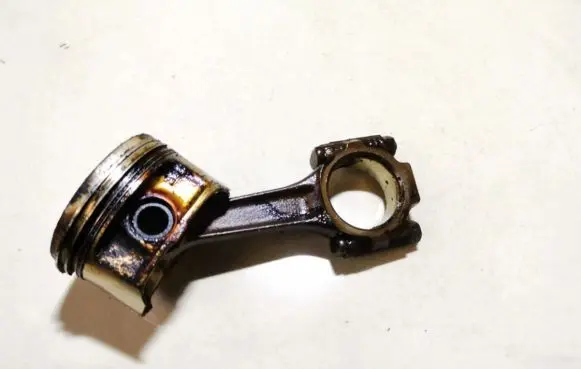 Fiat Bravo - Brava Piston with connecting rod