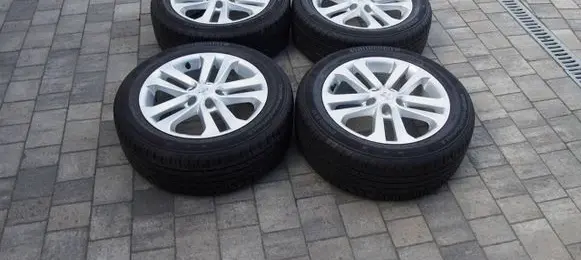 Nissan Juke I F15 R17 alloy rim N45701